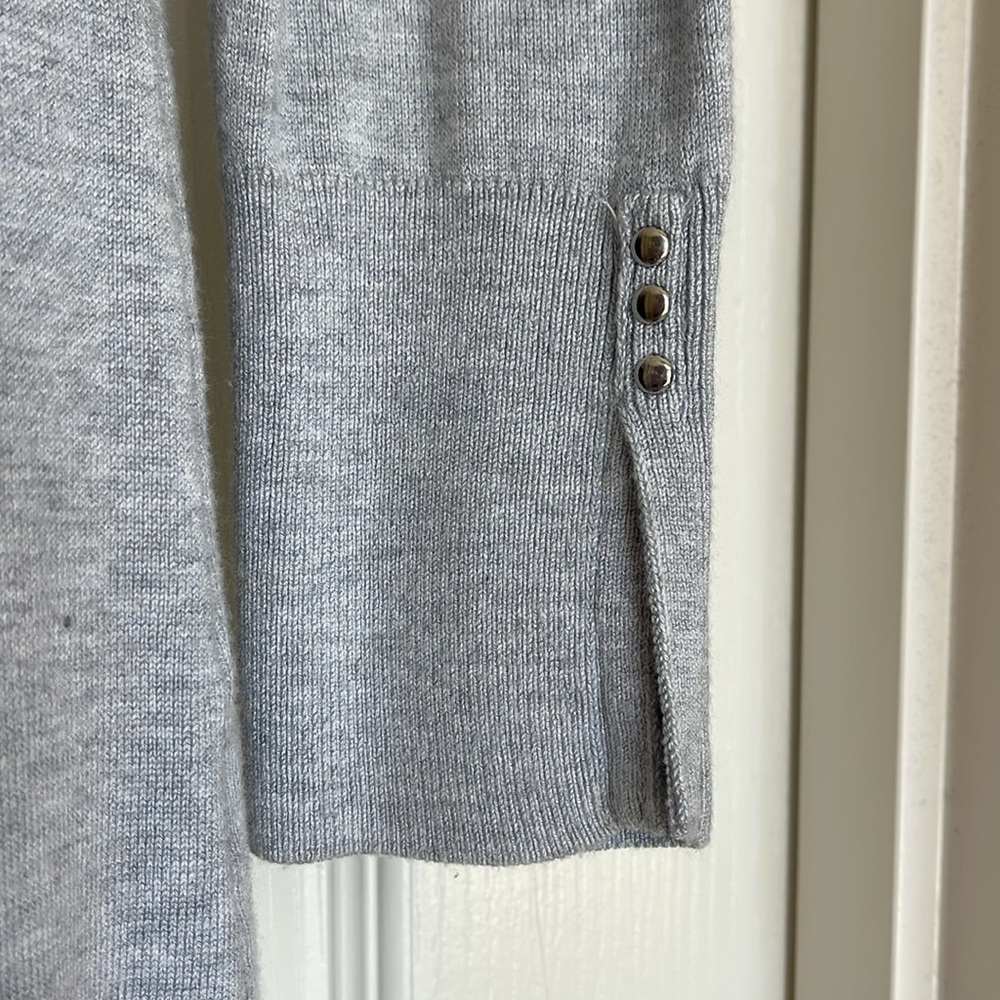 Beautiful cardigan, White House, black market, extra small gray - Picture 3 of 3